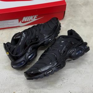 Nike Air Max Plus Triple Black